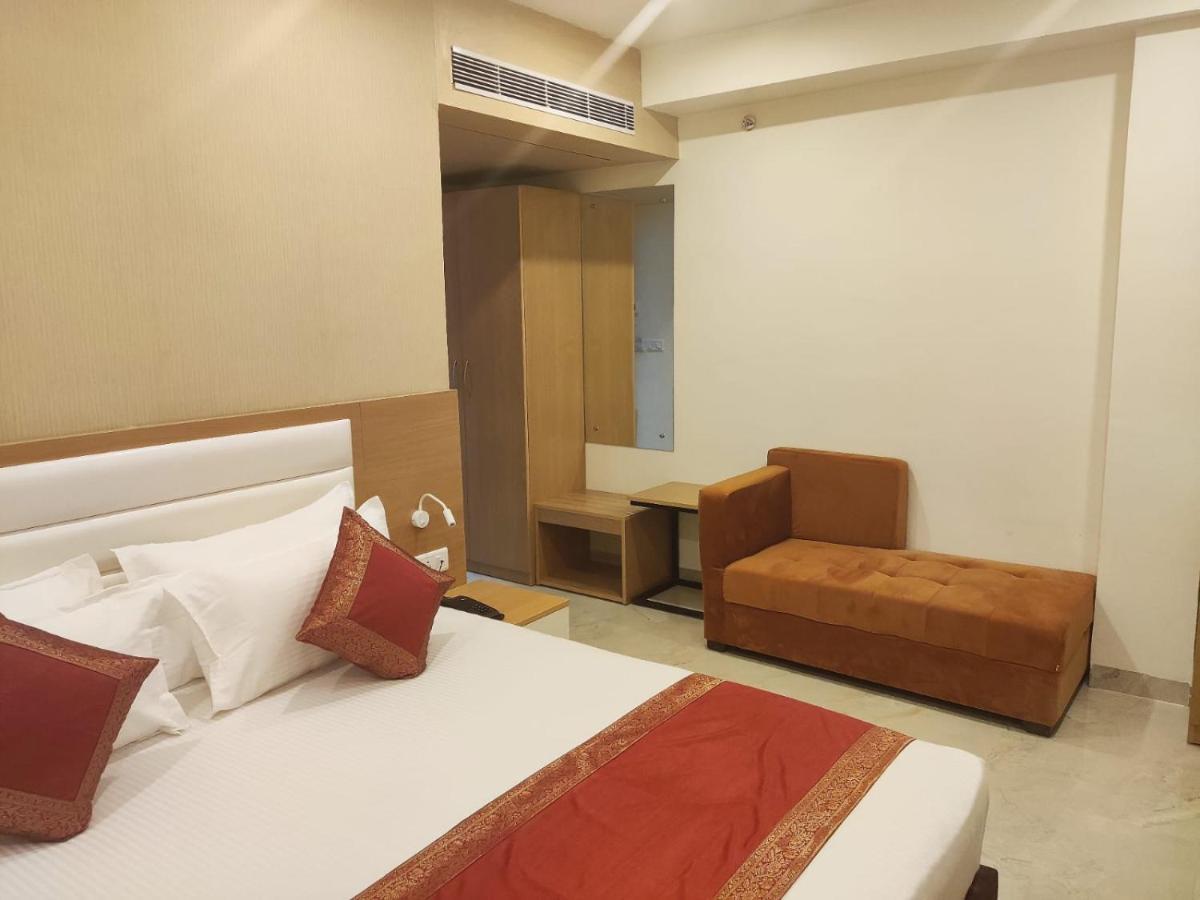 Hotel Xenia Varanasi Exterior photo